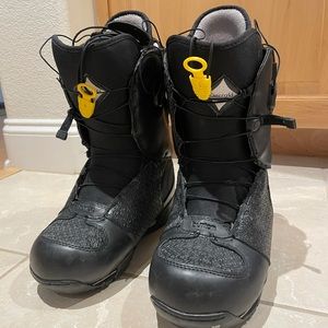 Women’s Burton Snowboarding Boots, US 8 EU 40